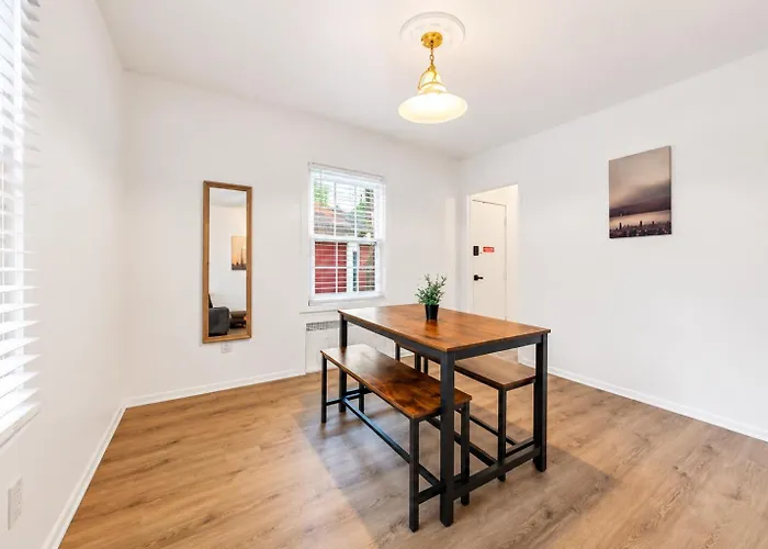 Jungle House Luxury Homes - Downtown Short North - Near Convention Center & Nationwide Arena - Free Parking - Pet Friendly - Over 5 800 Five Stars *
